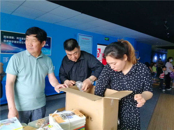 烟台市科技馆组织“庆六一”科普社区行活动