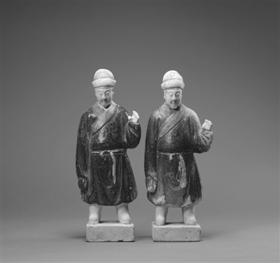一个邮政快递  两尊明代陶俑从美国回家