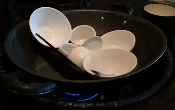 高温蒸煮是餐具最靠谱的消毒方式