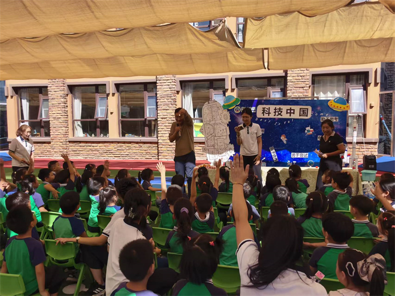 科普大篷车齐鲁万里行 ——全国科普月期间烟台市科普大篷车走进福山区、 招远市